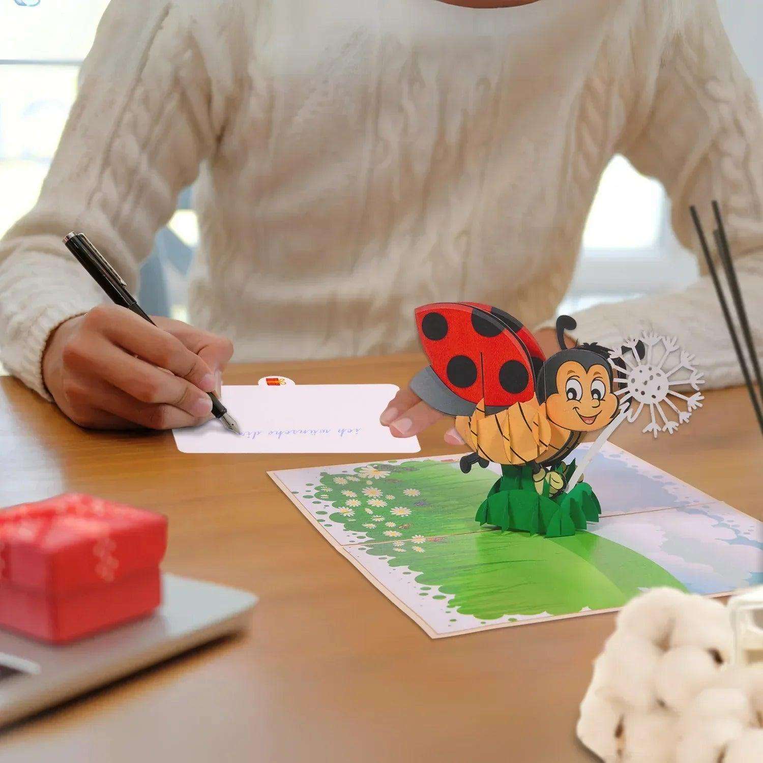 3D Pop - Up Karte mit Geldfach - Verpackung Geldgeschenk, Wunscherfüller, Marienkäfer, N161 LINPopUp N161